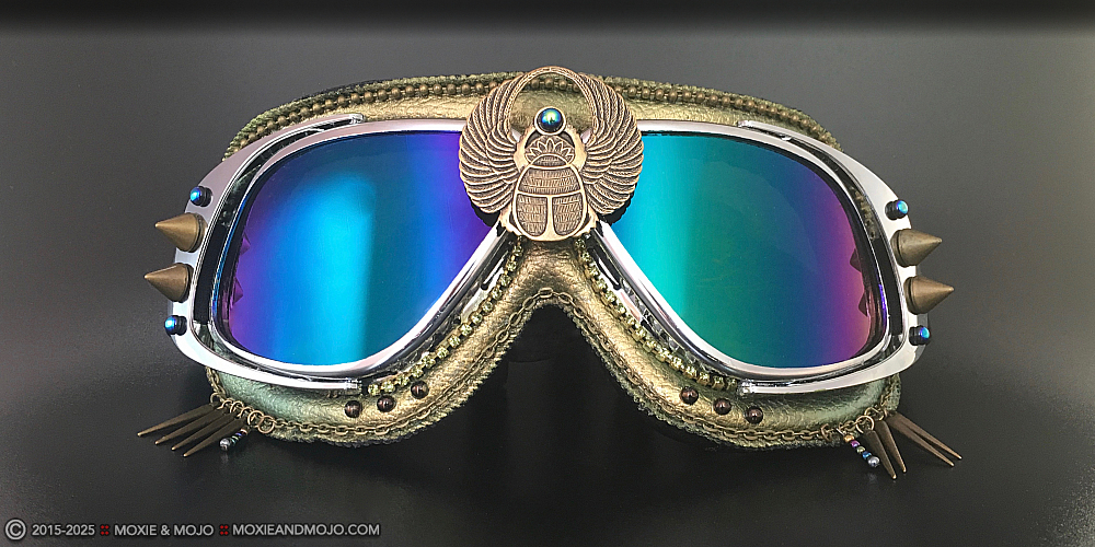 Moxie & Mojo  :: Amulet of the Ancients