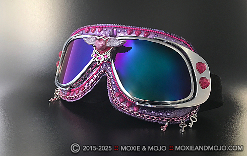 Moxie and Mojo Key to my Heart Goggles