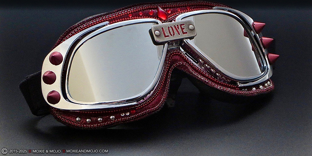 Moxie & Mojo  :: Love Radiates