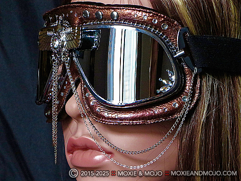 Moxie and Mojo Scarab in the Sky Goggles