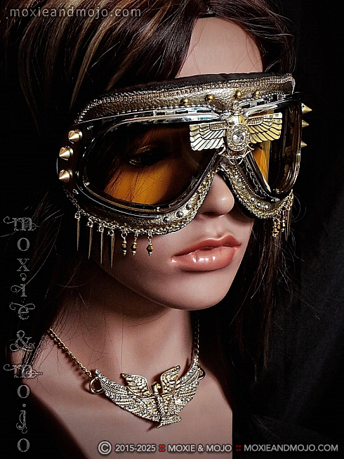 Moxie and Mojo Isis - gold Necklaces
