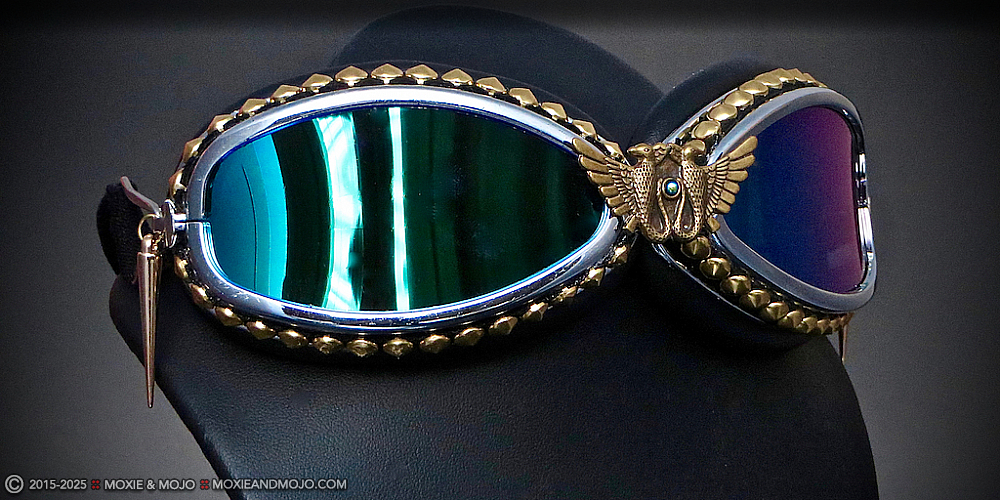 Moxie & Mojo  :: Adornments