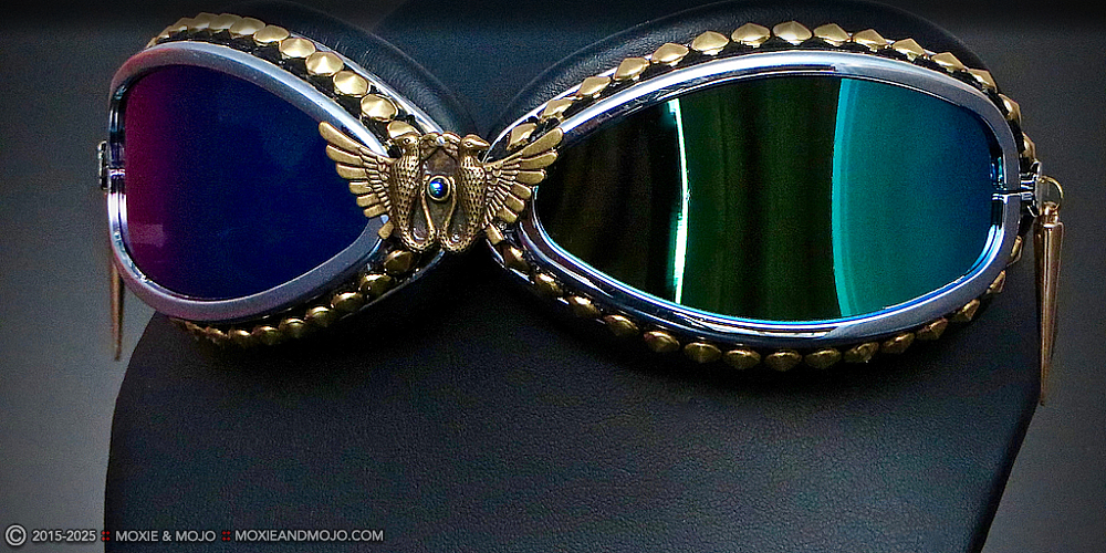 Moxie & Mojo  :: Adornments