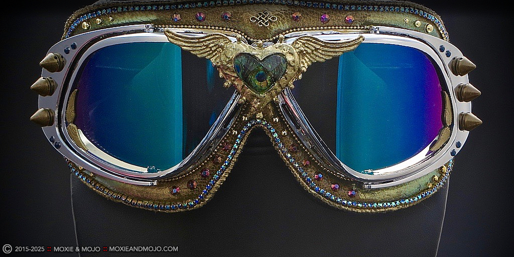 Moxie & Mojo  :: Infinite Beauty