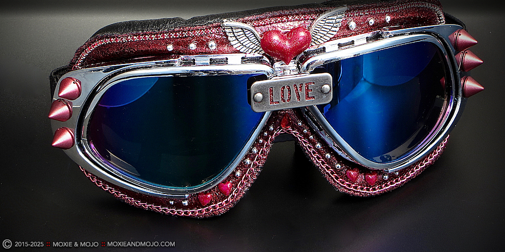 Moxie & Mojo  :: Crimson Sunrise