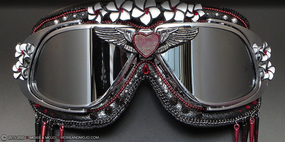 Moxie & Mojo  :: Twisted Sister