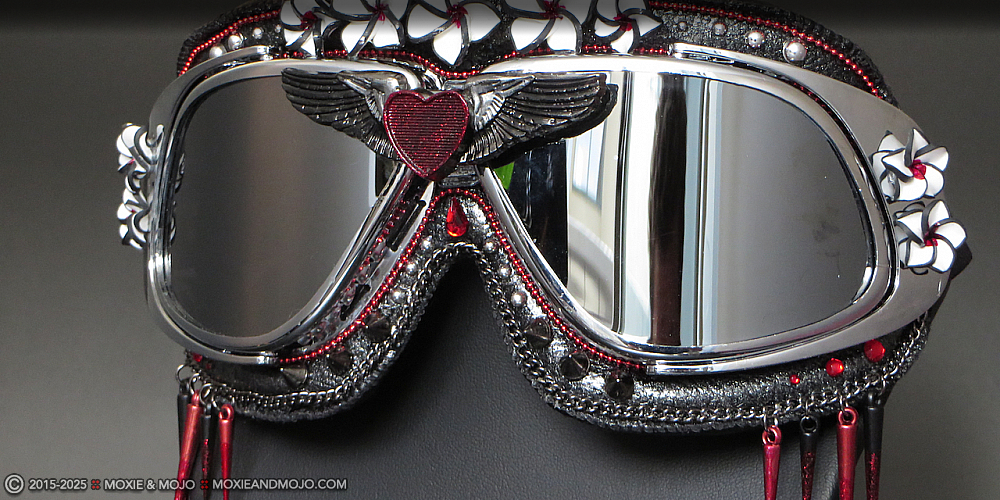Moxie & Mojo  :: Twisted Sister