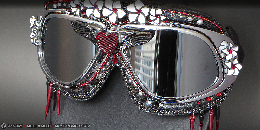Moxie & Mojo  :: Twisted Sister