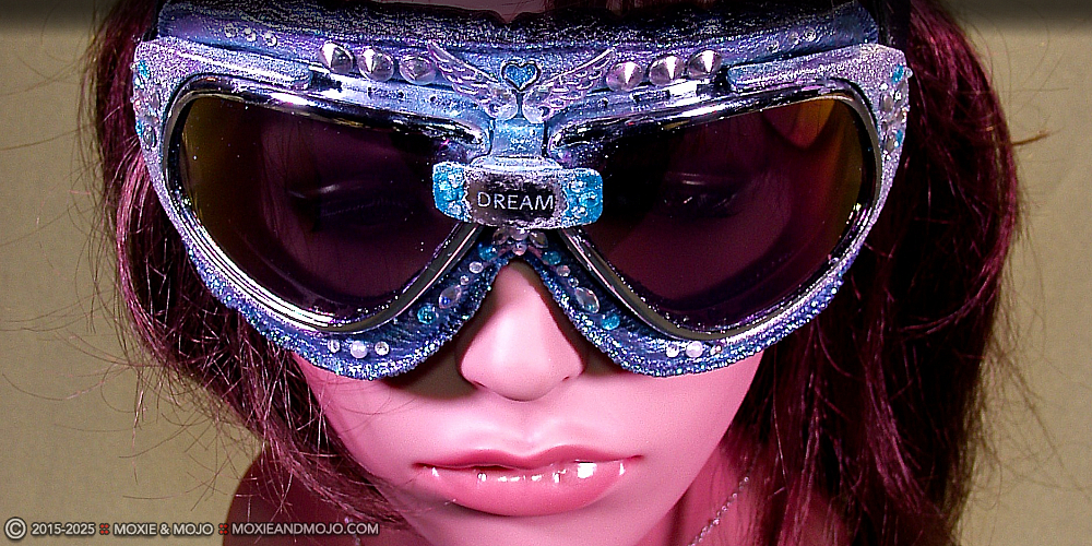 Moxie & Mojo  :: Dream On