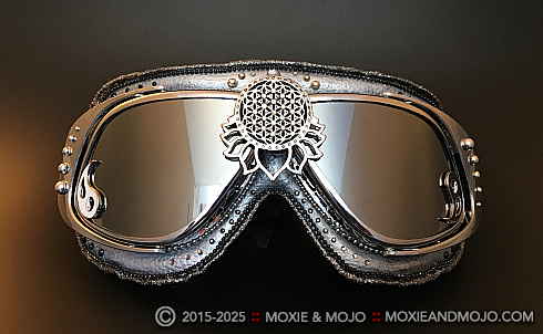Moxie and Mojo Yin & Yang Goggles