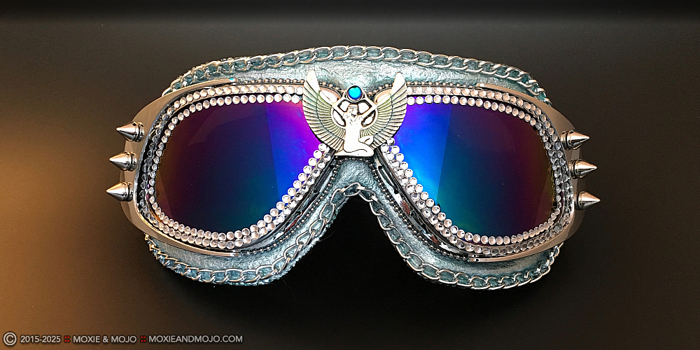 Moxie & Mojo  :: Bling It On