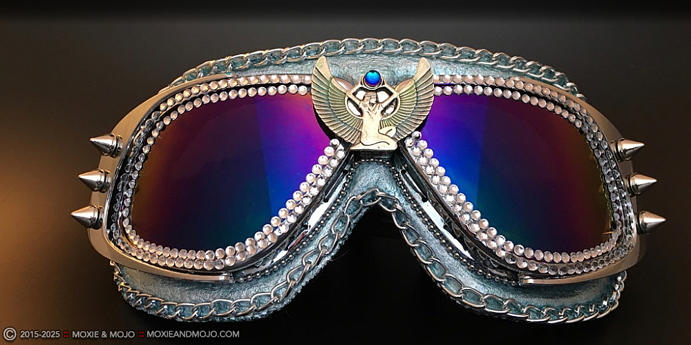 Moxie & Mojo  :: Bling It On