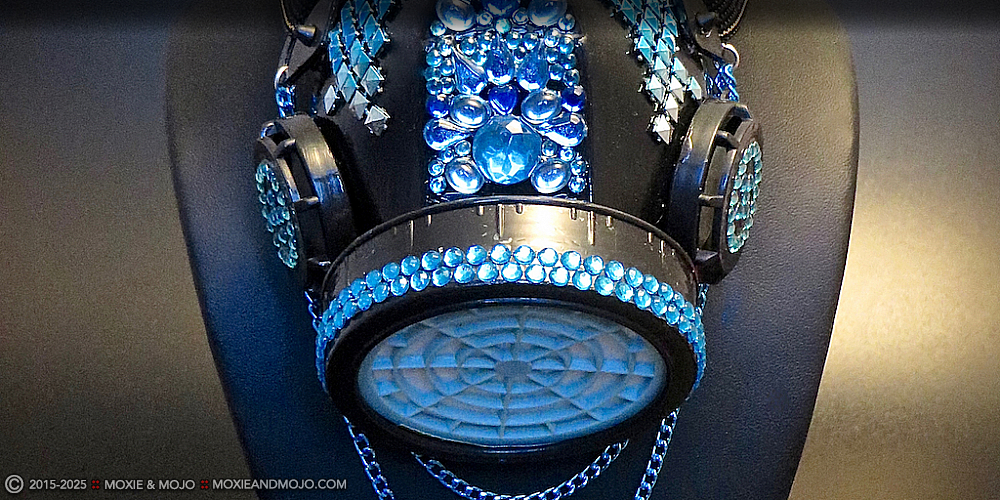 Moxie & Mojo  :: Tangled Up in Blue