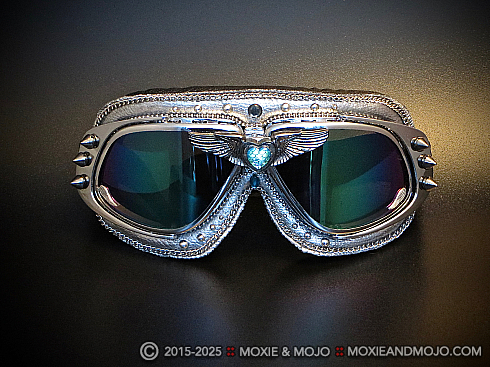 Moxie and Mojo True Heart Goggles