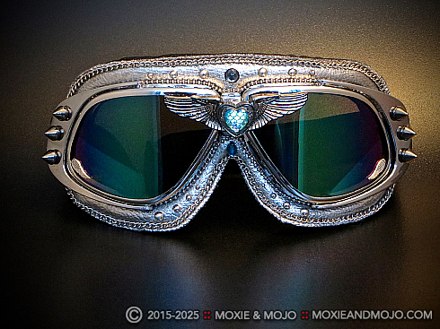 Moxie and Mojo True Heart Goggles