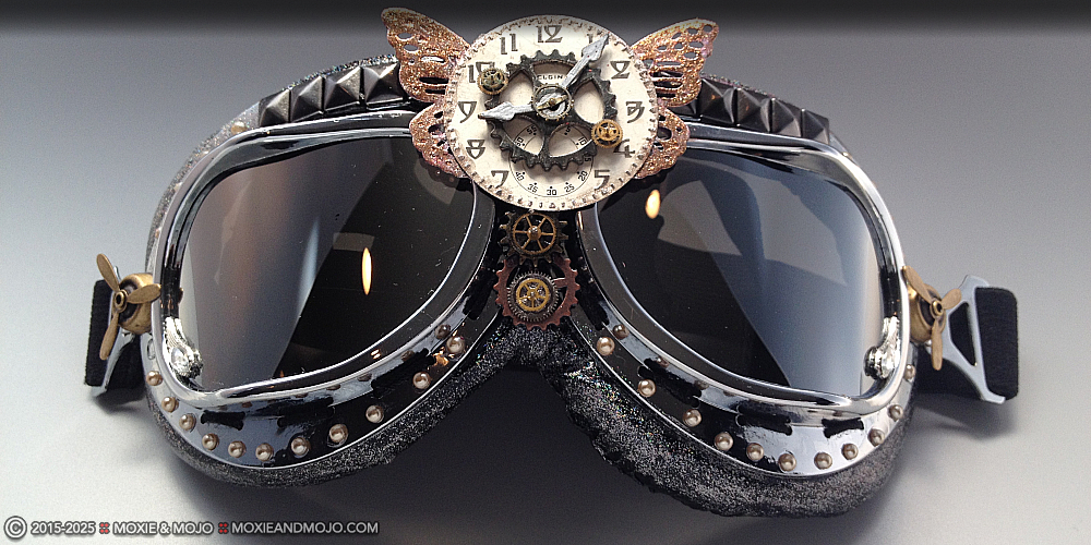 Moxie & Mojo  :: Time Bandit