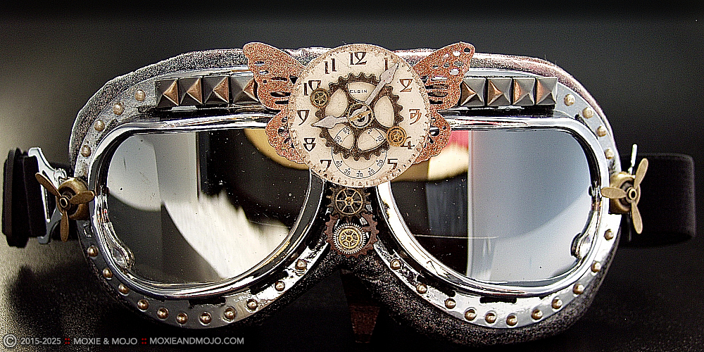Moxie & Mojo  :: Time Bandit