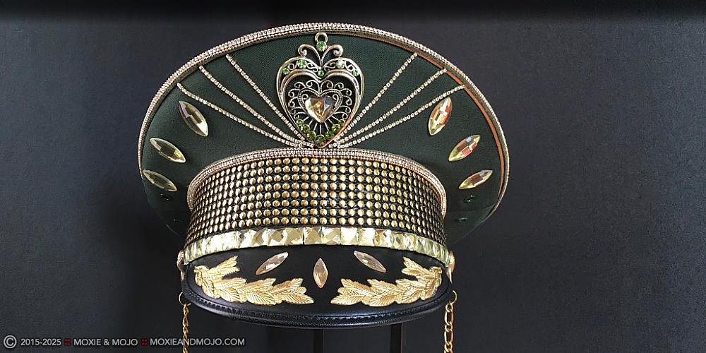 Moxie & Mojo  :: Royal Heart