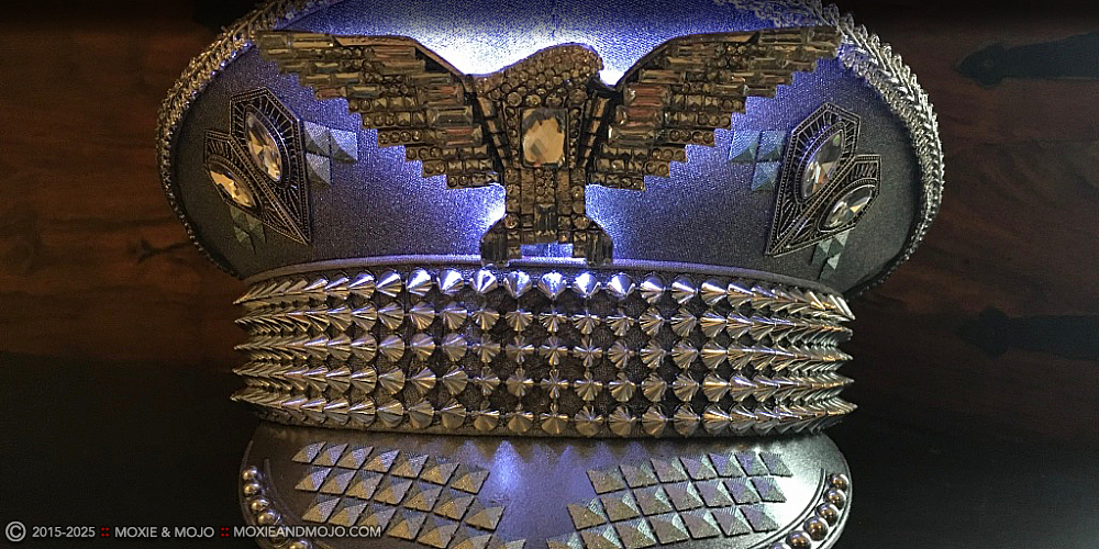 Moxie & Mojo  :: Eagle Has Landed