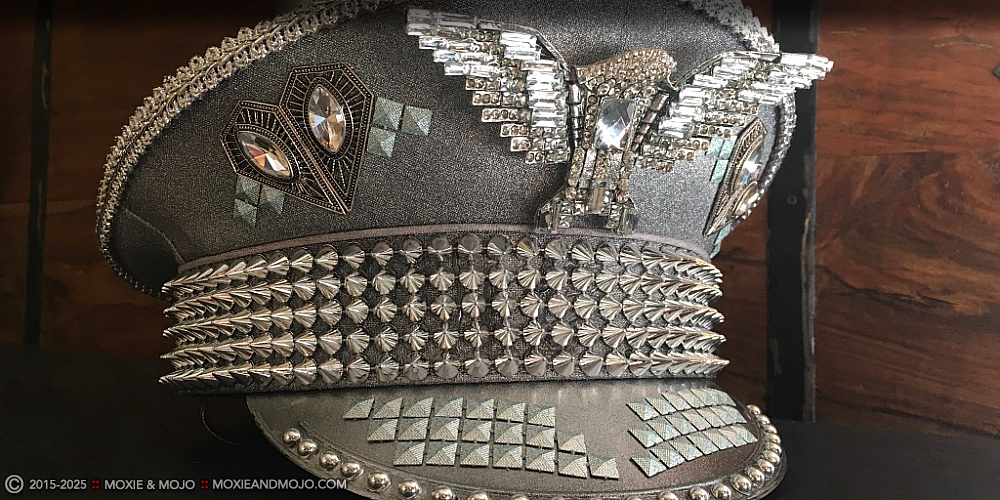 Moxie & Mojo  :: Eagle Has Landed