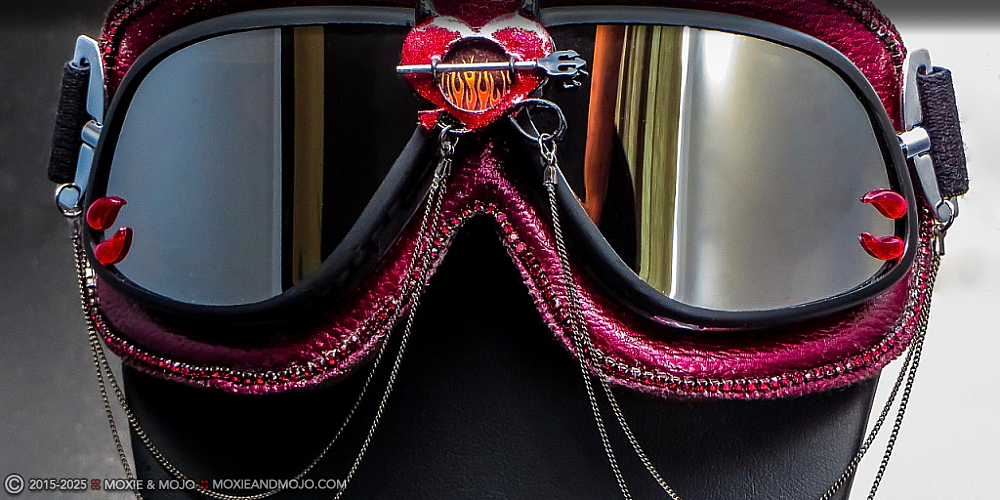 Moxie & Mojo  :: Hot Stuff