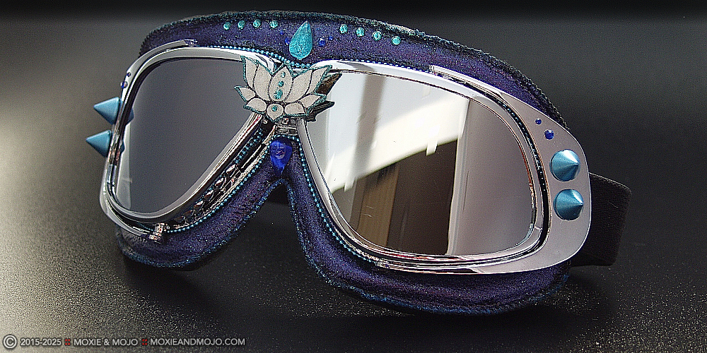 Moxie & Mojo  :: Blue Lotus Rising