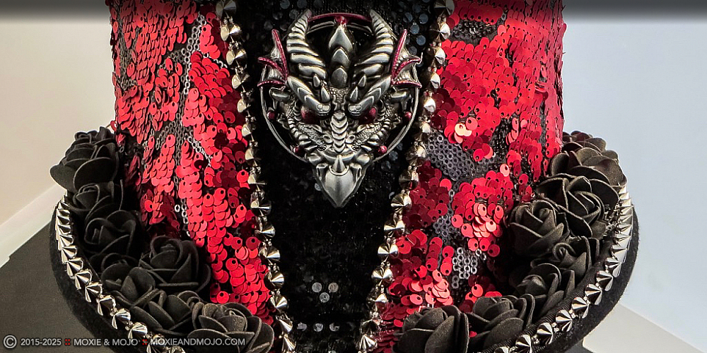 Moxie & Mojo  :: The Devil Wears Moxie & Mojo