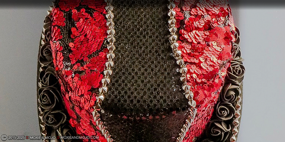Moxie & Mojo  :: The Devil Wears Moxie & Mojo