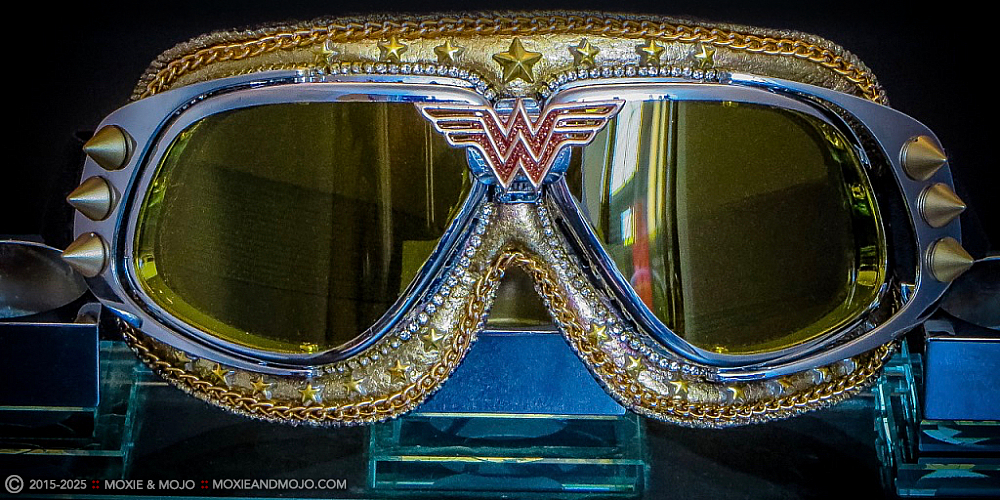 Moxie & Mojo  :: Wonder Woman - Gold Warrior