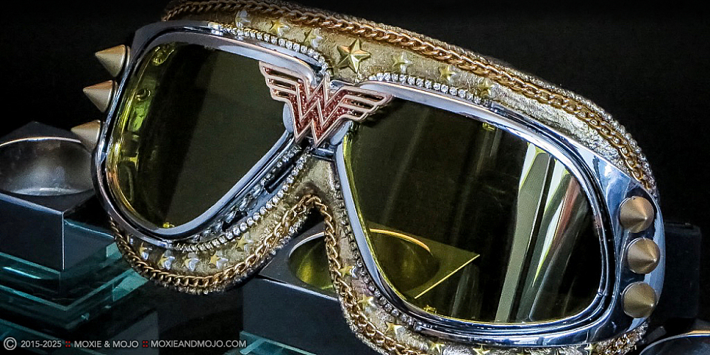 Moxie & Mojo  :: Wonder Woman - Gold Warrior