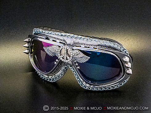 Moxie and Mojo Peace Keeper Worldwide Goggles