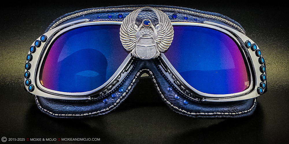 Moxie & Mojo  :: Scarab your blues away