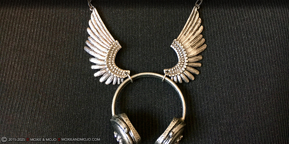 Moxie & Mojo  :: Last Night a DJ Saved My Life