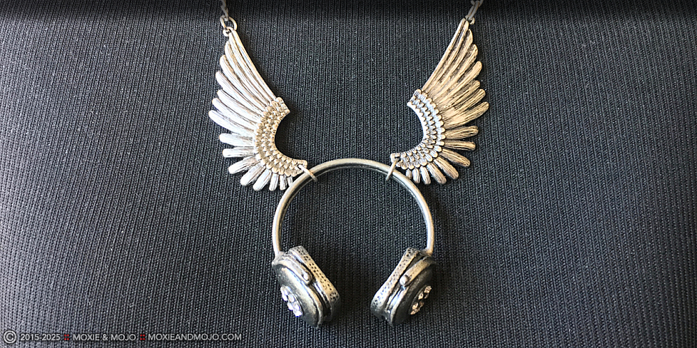 Moxie & Mojo  :: Last Night a DJ Saved My Life