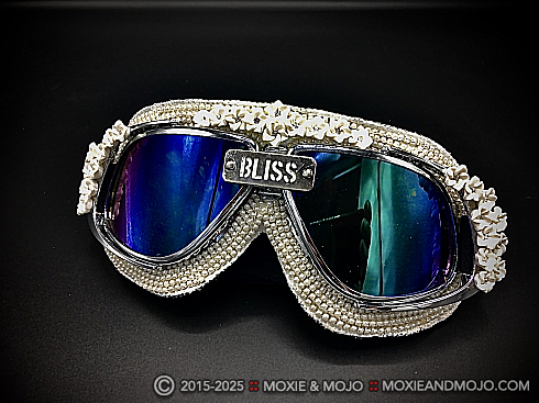 Moxie and Mojo White Roses - Playa Bride Goggles