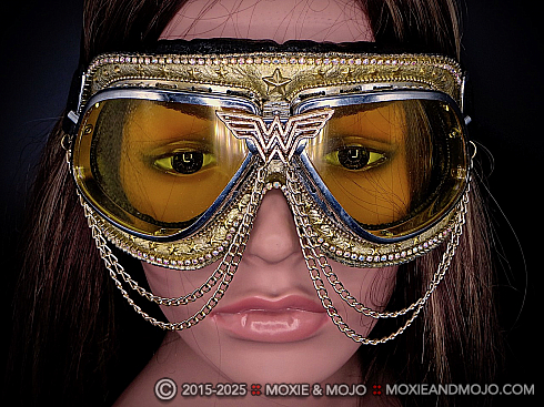 Moxie and Mojo Wonder Woman Gold Chains Goggles