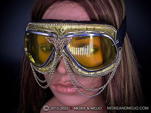 Moxie and Mojo Wonder Woman Gold Chains Goggles