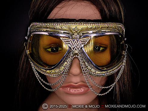 Moxie and Mojo Wonder Woman Gold Chains Goggles