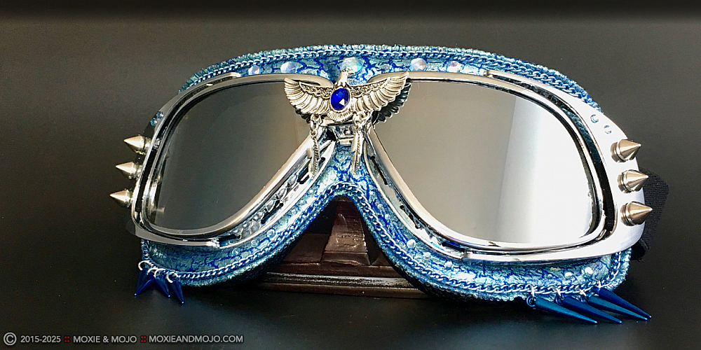 Moxie & Mojo  :: Blue Bird