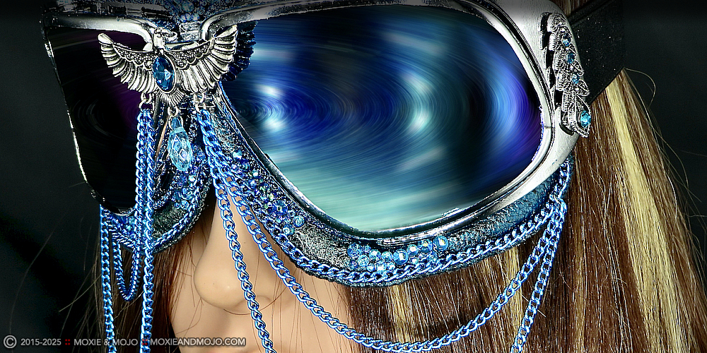 Moxie & Mojo  :: Into the Blue