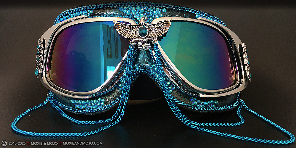 Moxie & Mojo  :: Into the Blue