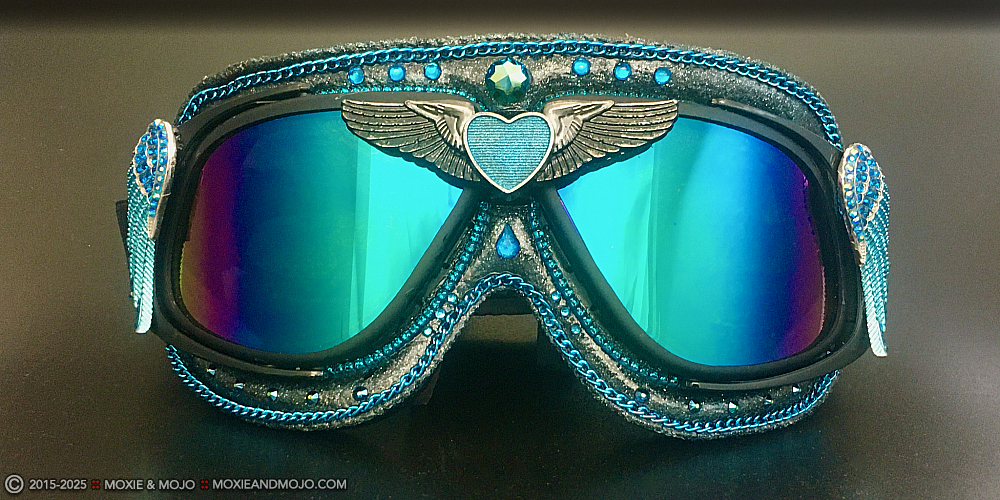 Moxie & Mojo  :: Dark Blue Someone