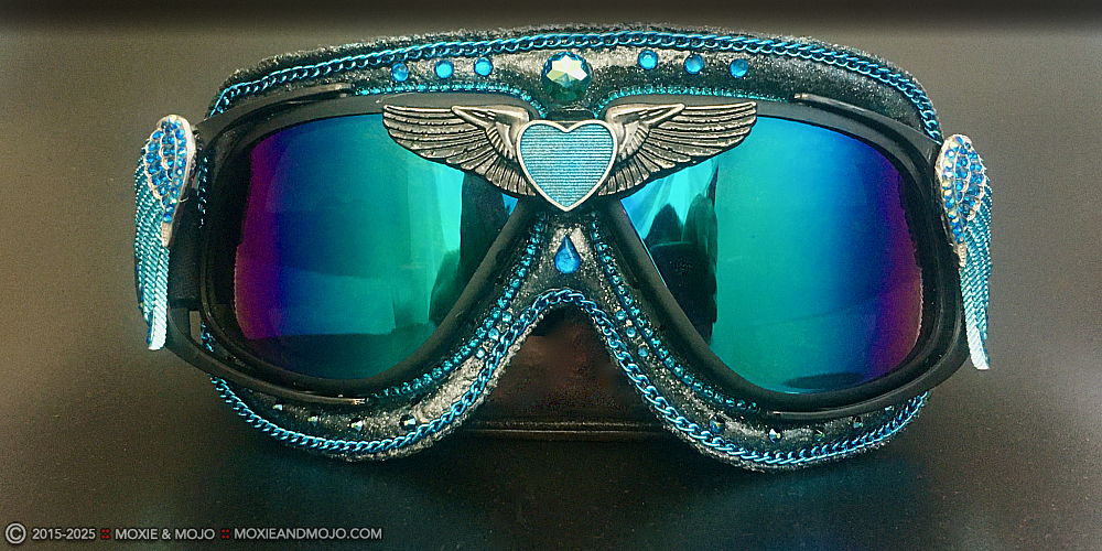 Moxie & Mojo  :: Dark Blue Someone