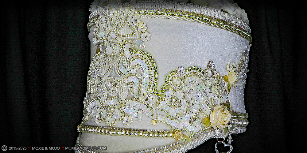 Moxie & Mojo  :: Bouquet of Roses & Veil