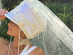 Moxie and Mojo Bouquet of Roses & Veil Hats