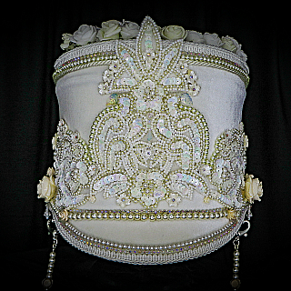Moxie and Mojo Bouquet of Roses & Veil Hats