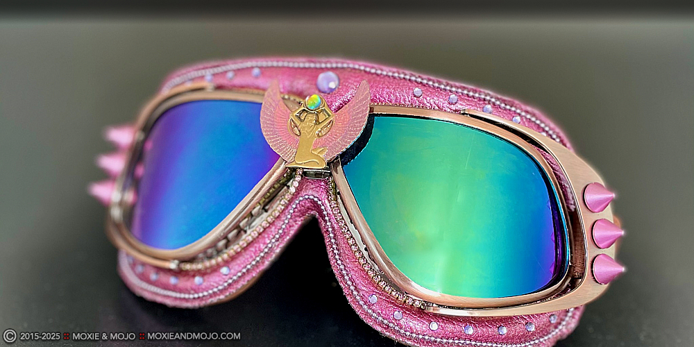 Moxie & Mojo  :: Goddess of Colors