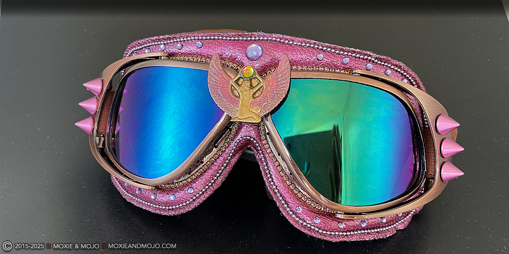 Moxie & Mojo  :: Goddess of Colors