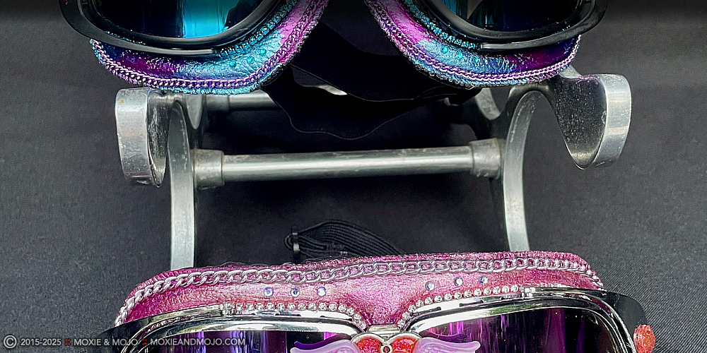 Moxie & Mojo  :: Colorful Detours
