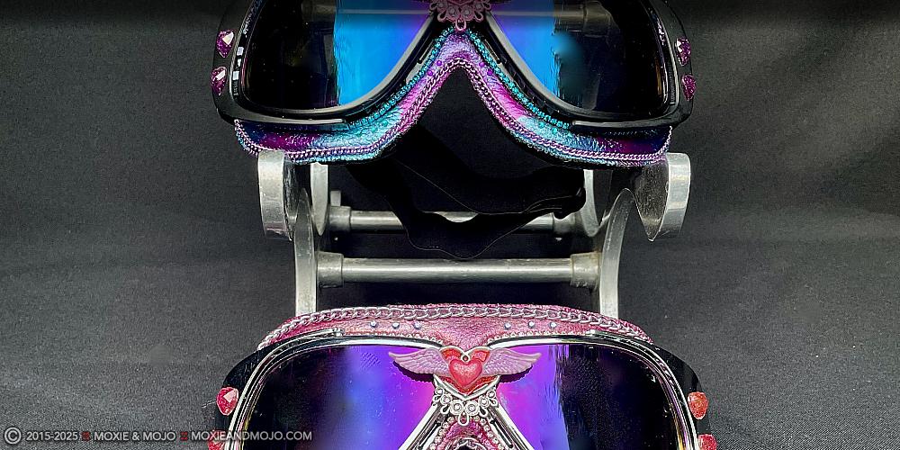 Moxie & Mojo  :: Colorful Detours